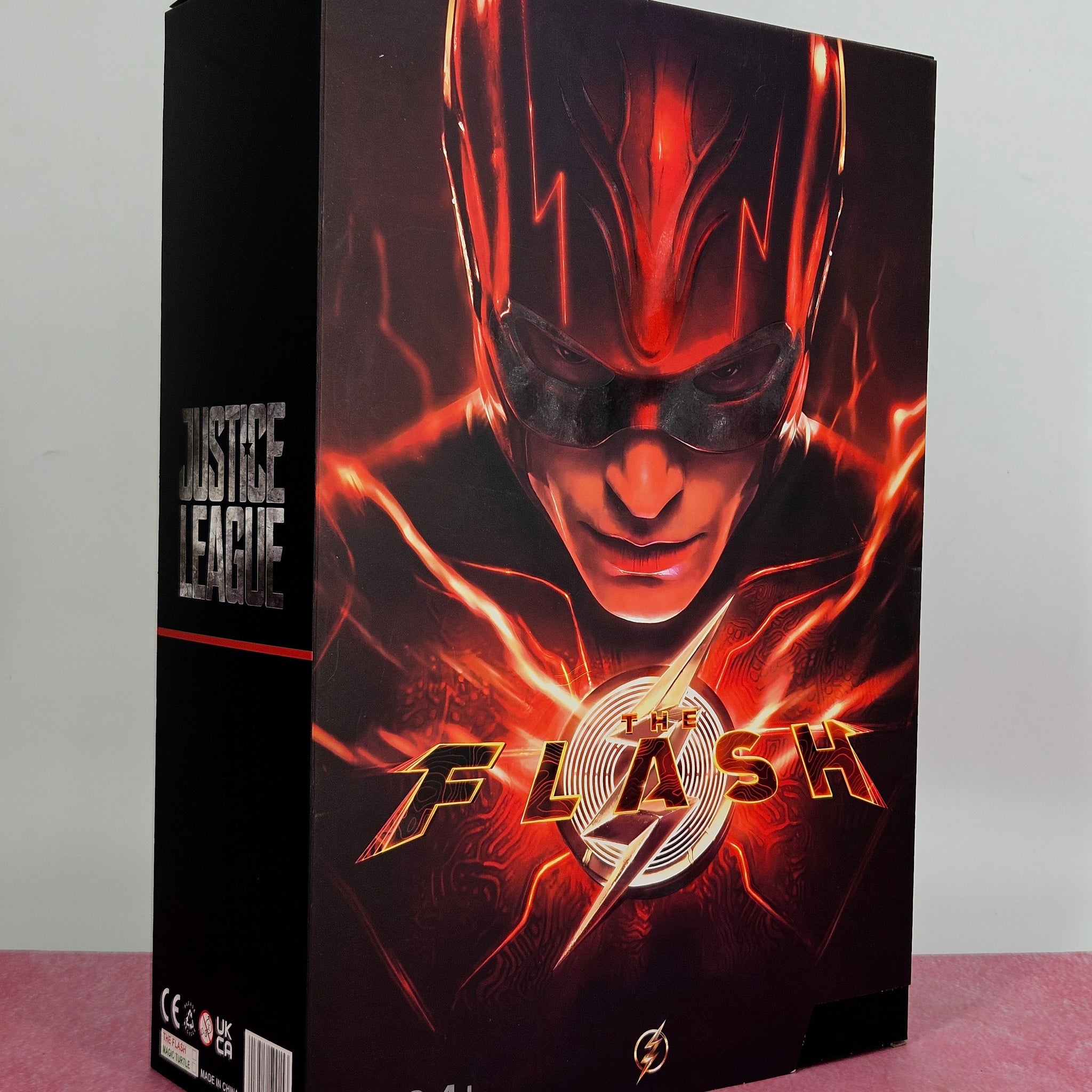 DC Flash Action Figure with 35 cm Movable Joints | Premium Collectible