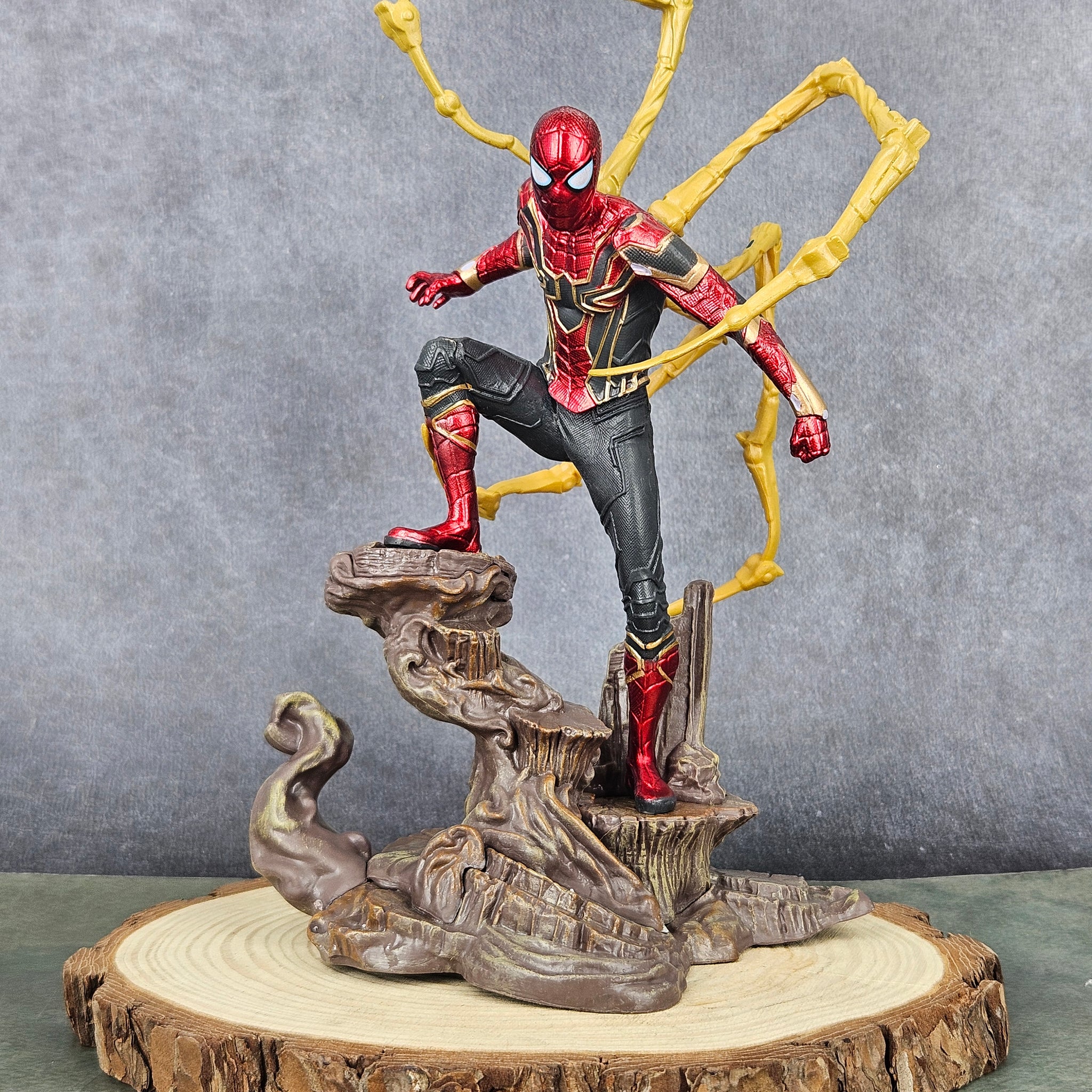 Avengers Infinity War | Iron Spider-Man Action Figure | 28 cm | PVC