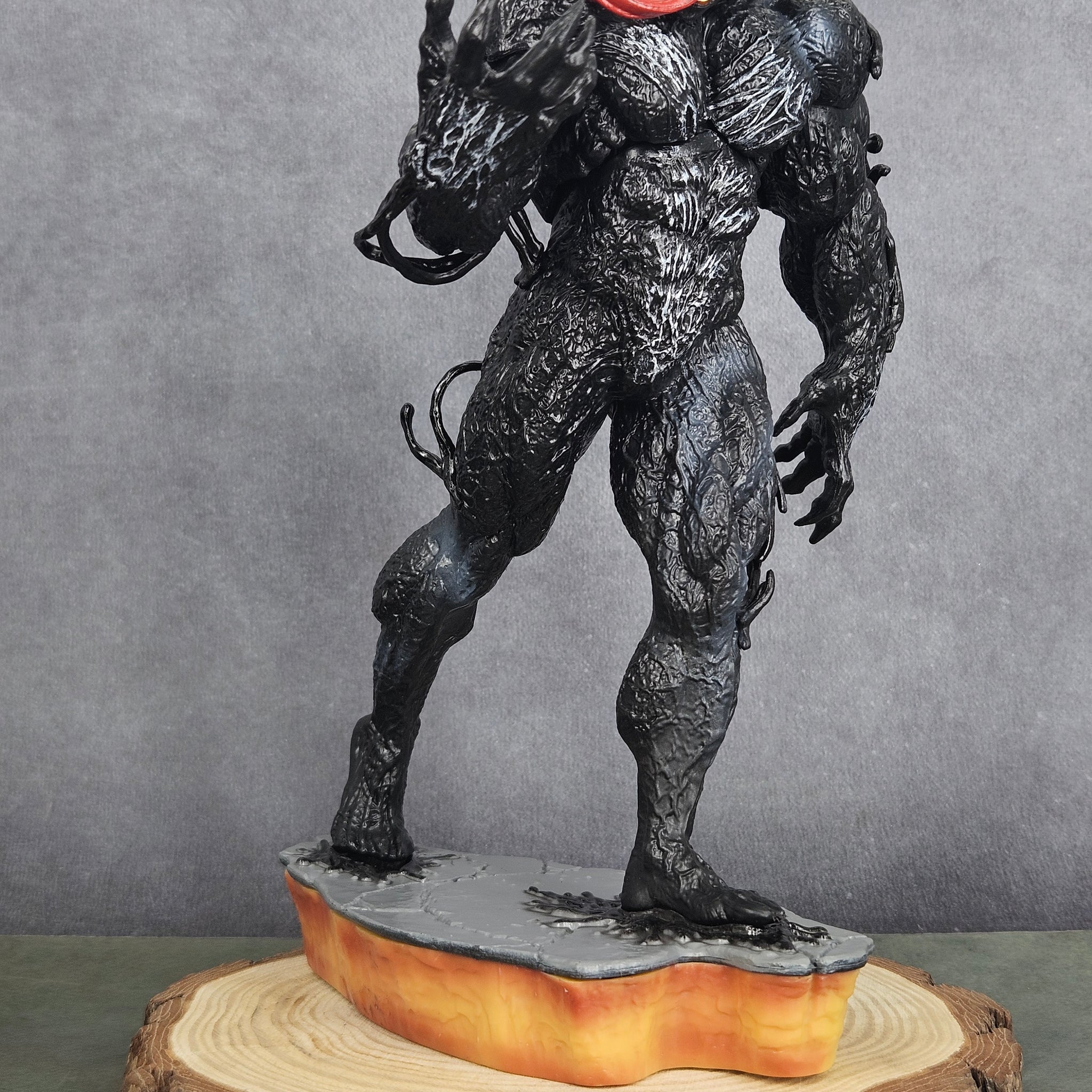 Venom Action Figure 30 cm Latest Edition Attacking