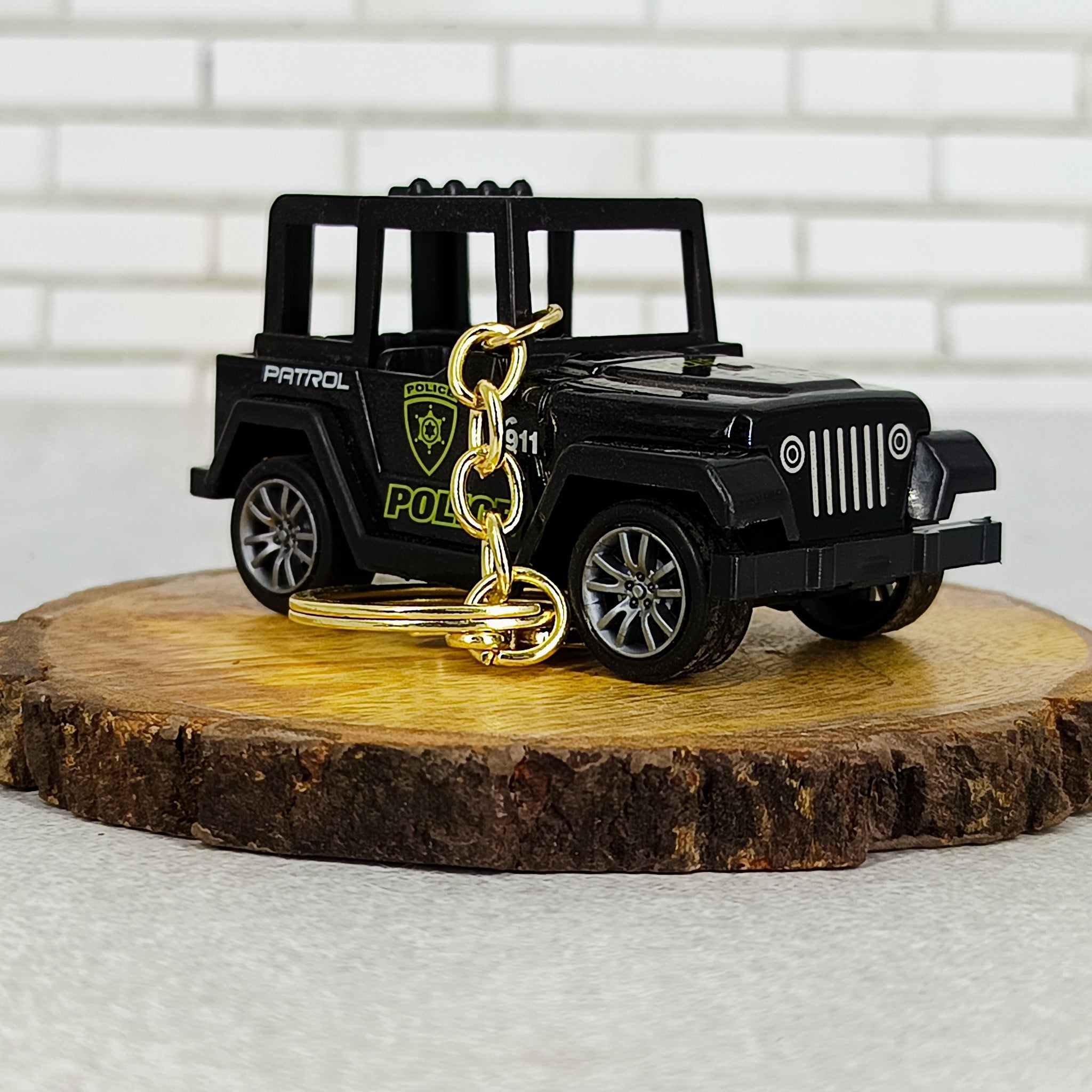 Black Police Jeep 4CM Open Door 4 x4 For Car Collectiable with Golden Keychain