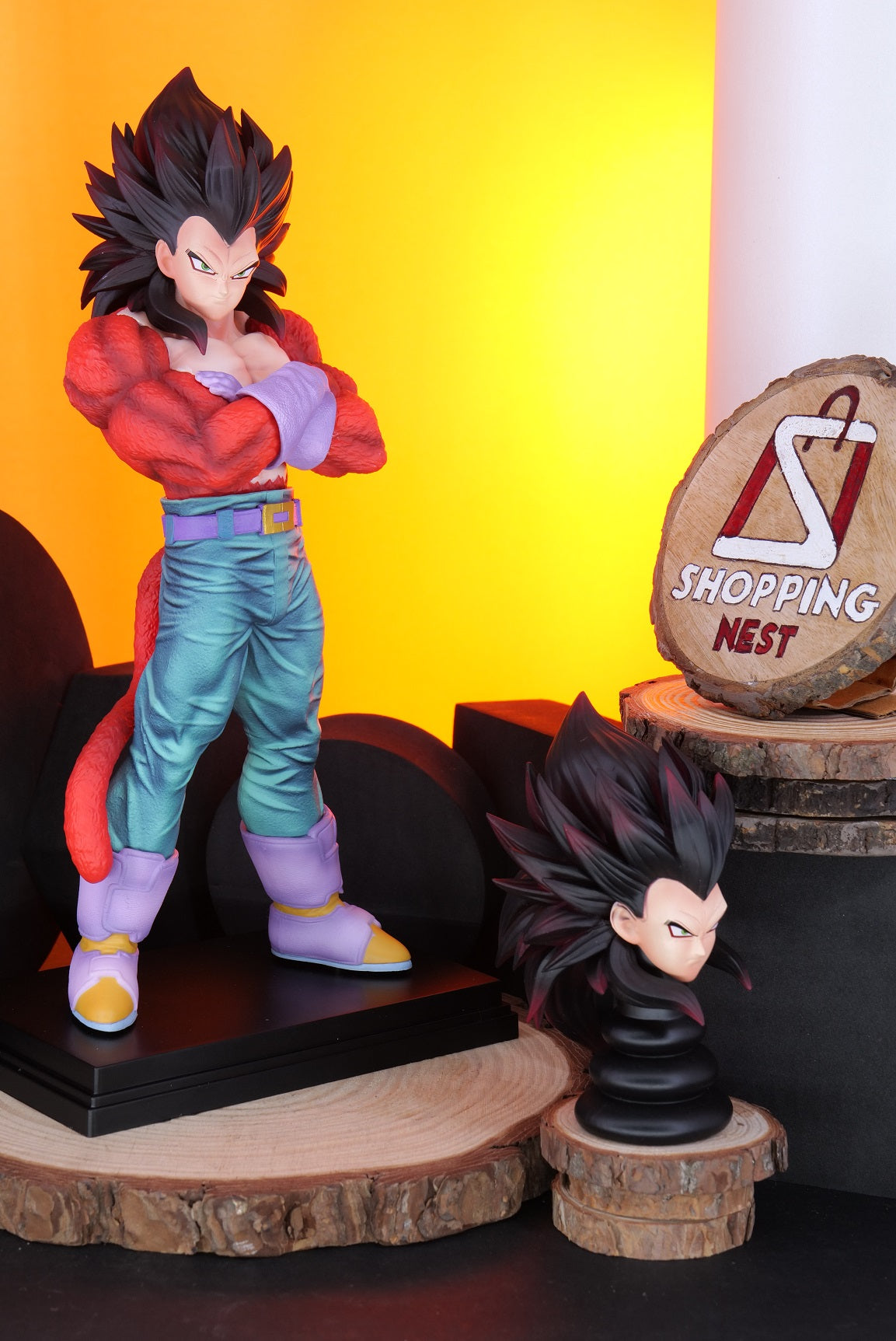 VEGETA 2 FACE FIGURE FOLDED HAND LEFT SIDE