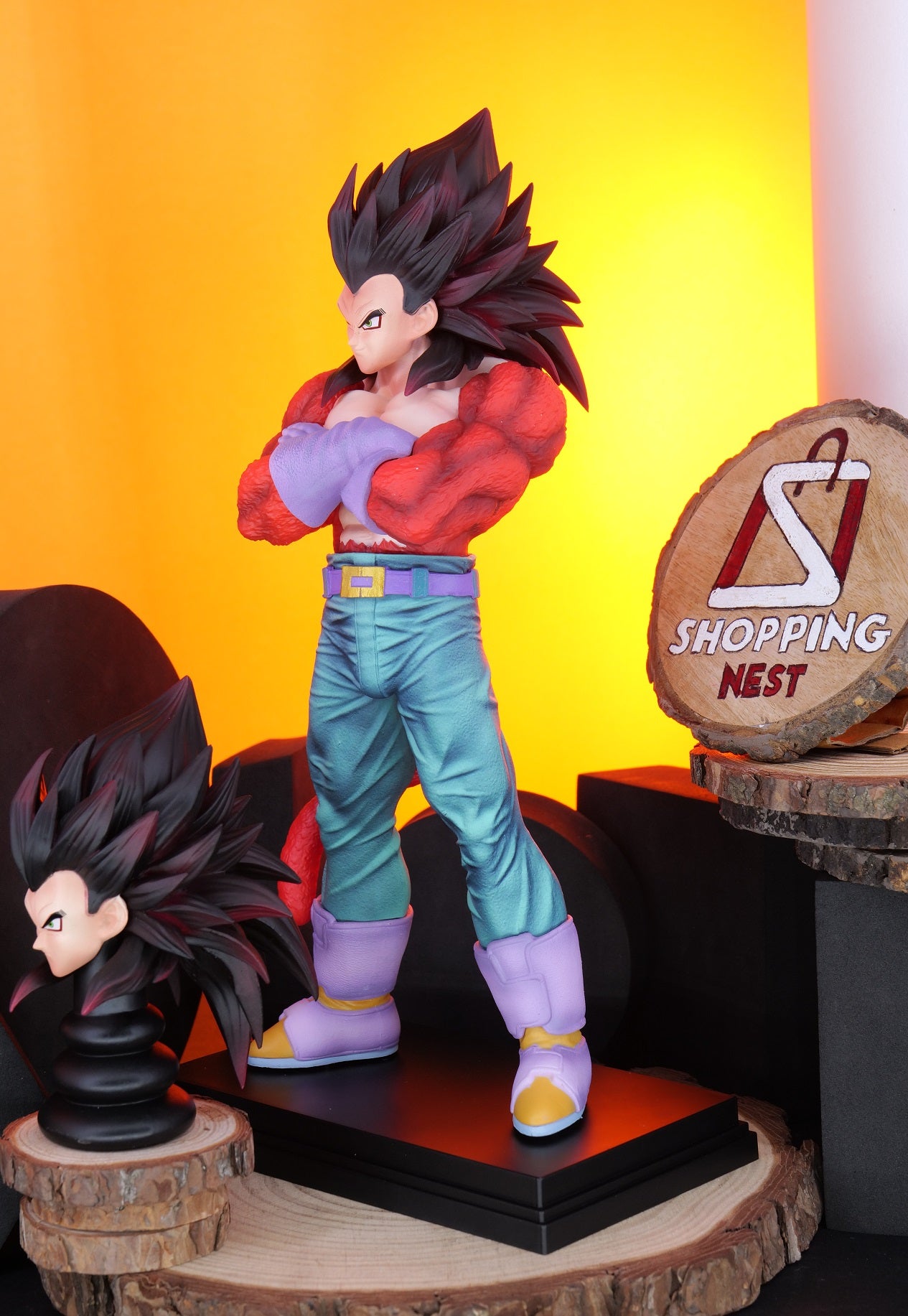 VEGETA 2 FACE FIGURE FOLDED HAND RIGHT SIDE