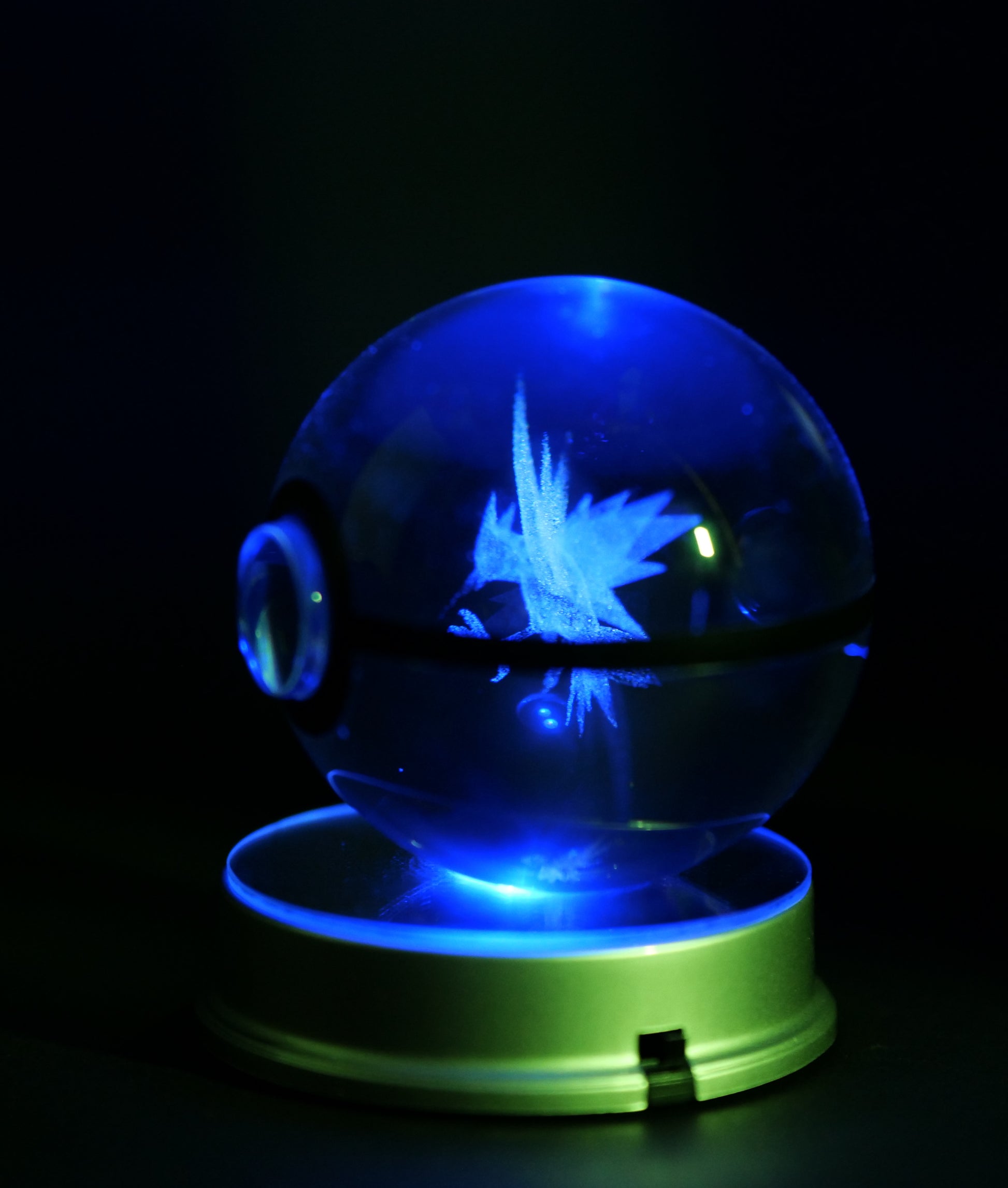Zapdos Pokémon Crystal Poké Ball 3D with blue light 