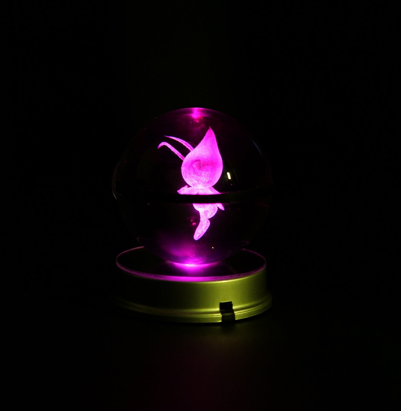 Pokémon Crystal Poké Ball 3D with pink light 