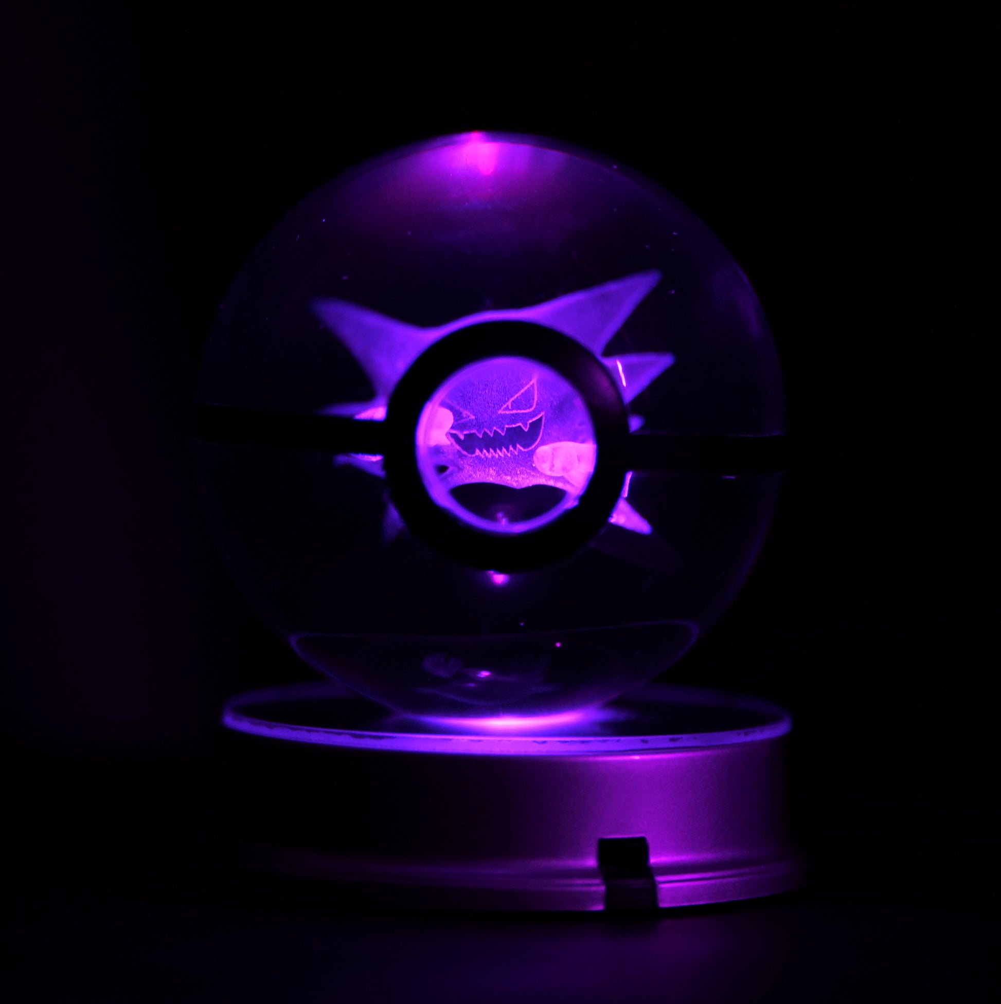 Pokémon Haunter Crystal Poké Ball 3D with blue light 