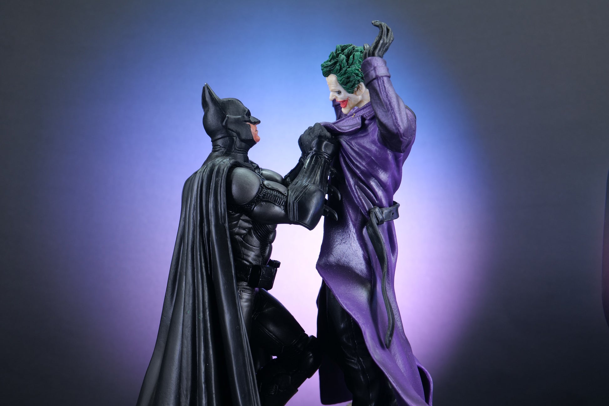 BATMAN VS JOKER RIGHT SIDE IMAGE 