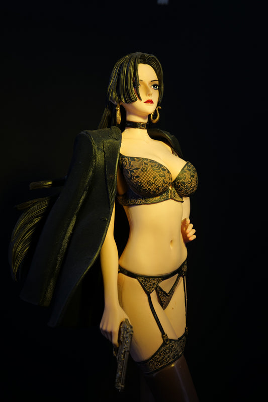 BOA WITH SPOT LIGHT CLOSE UP IMAGE 