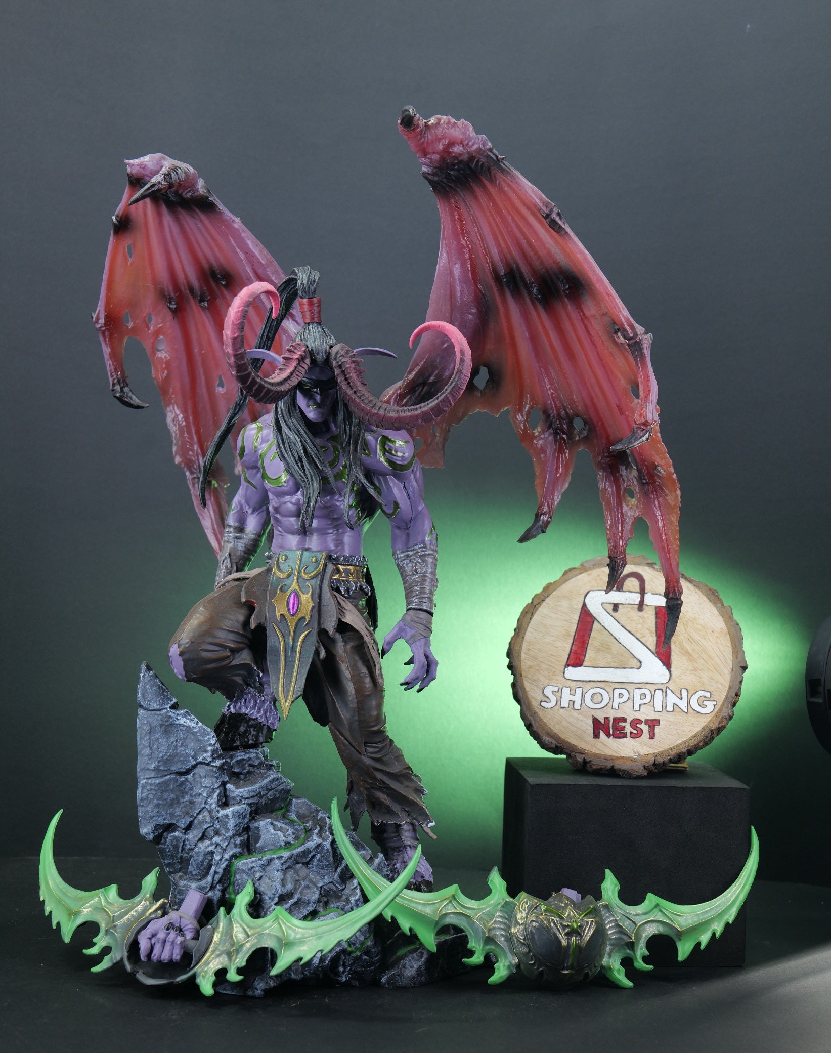 World of Warcraft FULL FIGURE IN RED WING IMAGE 